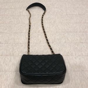 Black Cushioned Crossbody with Black and Chain Intertwined Strap